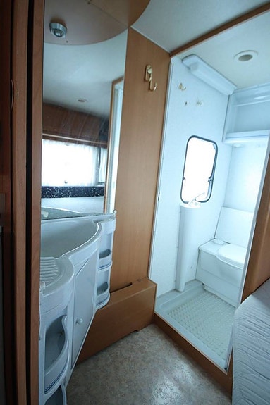 Adria Unica B 502UP 11 of 12