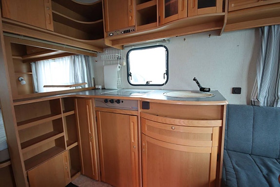 Adria Unica B 502UP 7 of 12