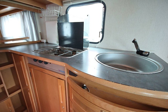 Adria Unica B 502UP 8 of 12