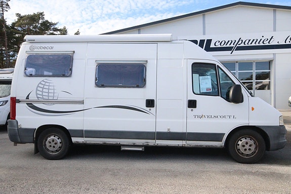 Globecar Travelscout (128 Hk) Plåtis under 6 meter + Drag