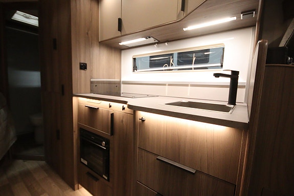 Kabe Travel Master RX780LXL Mercedes Bens 12 of 22