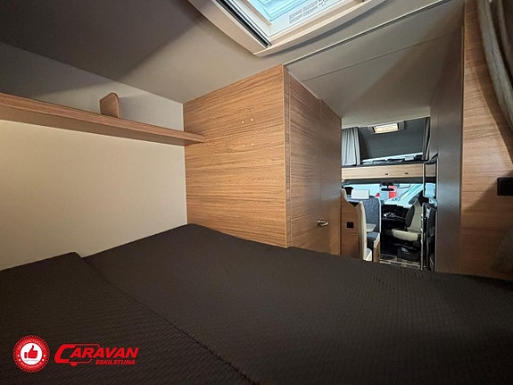 Weinsberg CaraHome 650 DG / 2030 mil 18 of 27