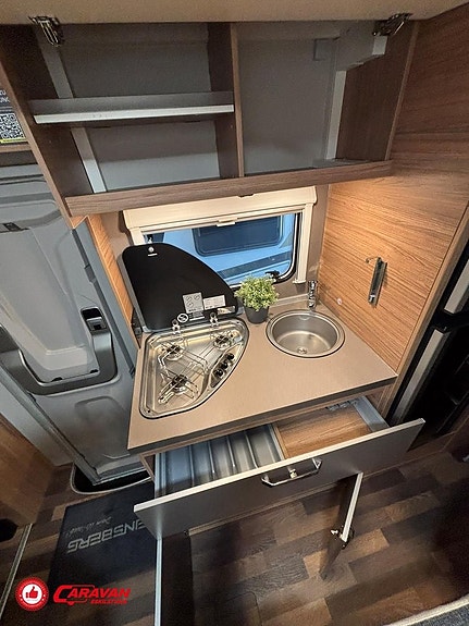 Weinsberg CaraHome 650 DG / 2030 mil 10 of 27