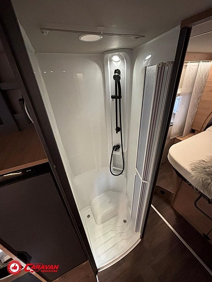 Knaus L!ve Wave Platinum Selection 700 LX / Automat / Queenbed 13 of 27
