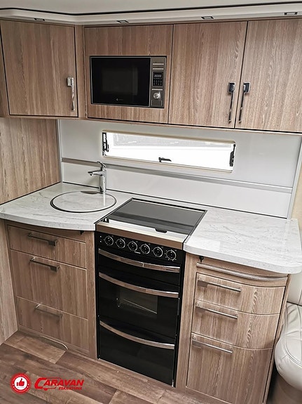Kabe Royal 740 GLE B14 KS / AC / EL-markis 7 of 23