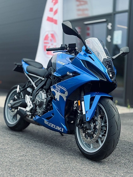 Suzuki GSX8R 14 of 14