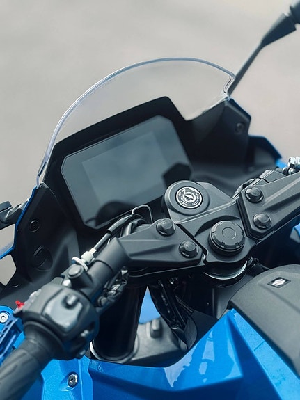 Suzuki GSX8R 10 of 14