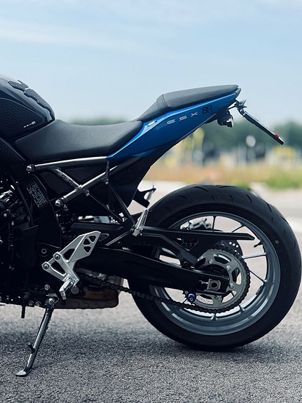 Suzuki GSX8R 7 of 14