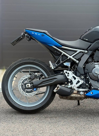 Suzuki GSX8R 4 of 5