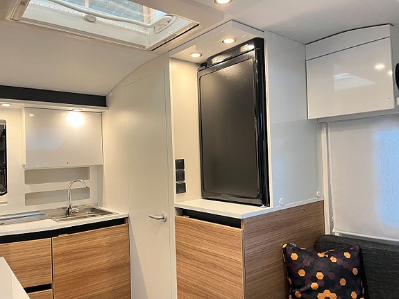 Adria ACTION 361 LH (Pluspaket+1100-1300kg+B-körkort) 13 of 22