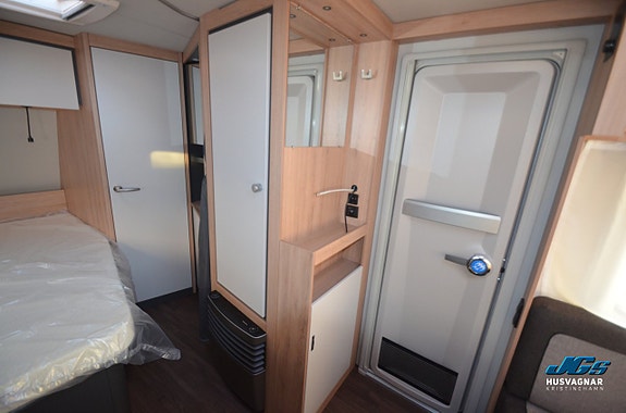 Knaus Sport 450 FU 8 of 11
