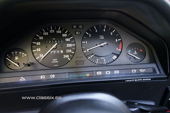 BMW 325i 11 of 15