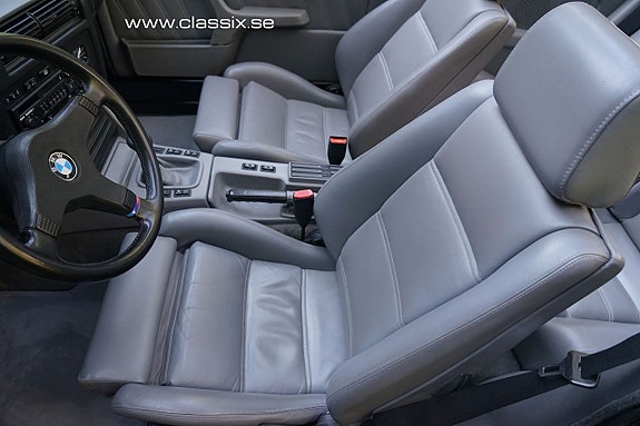 BMW 325i 12 of 15