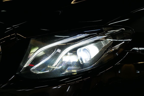 Mercedes-Benz E200 5 of 5