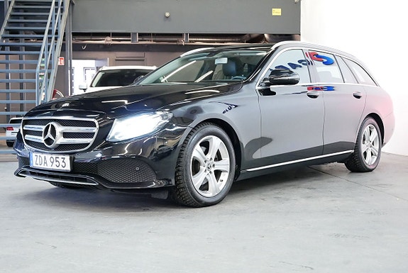 Mercedes-Benz E200 4 of 5