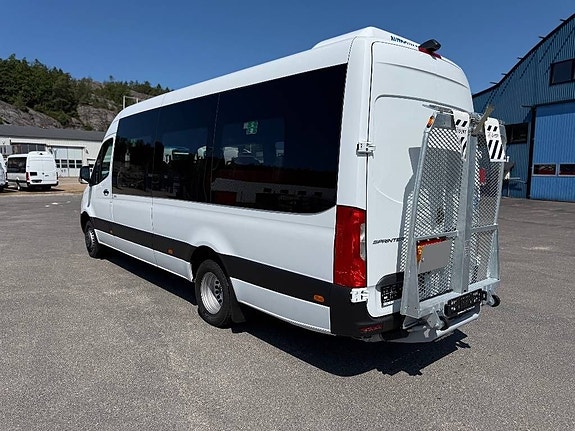 Mercedes-Benz Sprinter 517 buss 19 pass Lift