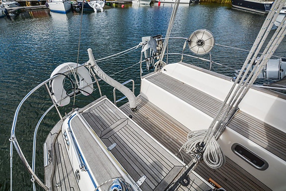 Hallberg-Rassy 310 4 of 5
