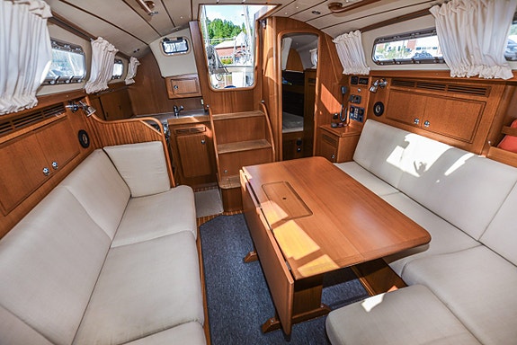 Hallberg-Rassy 310 7 of 13