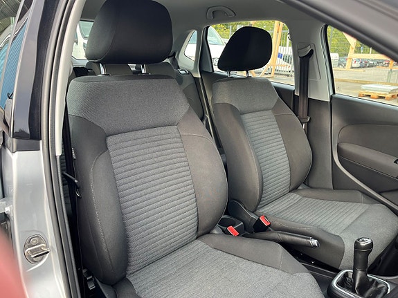 Volkswagen Polo 13 of 22