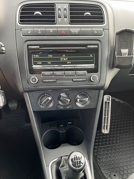 Volkswagen Polo 17 of 22