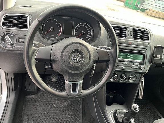 Volkswagen Polo 16 of 22