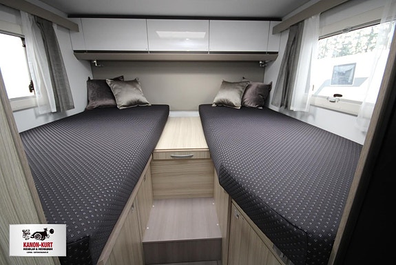 Adria Compact Supreme DL 6 of 15