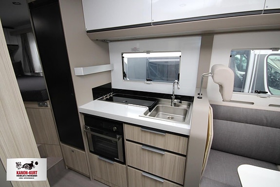 Adria Compact Supreme DL 11 of 15