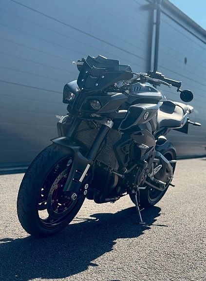 Yamaha MT-10 11 of 11