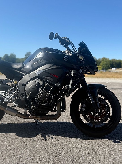 Yamaha MT-10 7 of 11