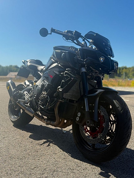 Yamaha MT-10 6 of 11