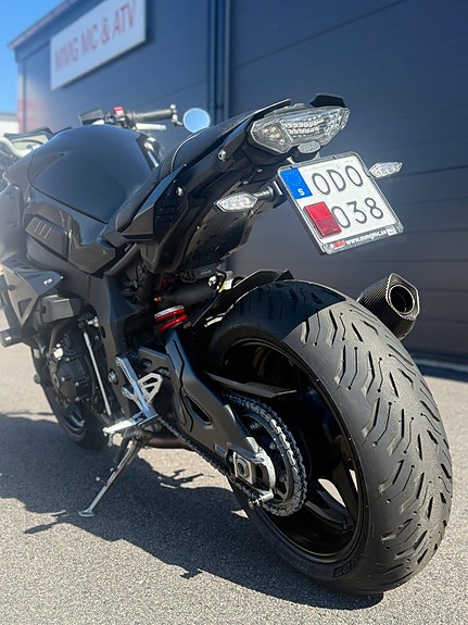 Yamaha MT-10 9 of 11