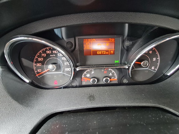 Eura Mobil Integra I890 QB  Aldevärme / Dragkrok 25 of 28