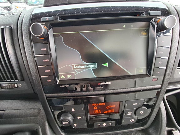 Eura Mobil Integra I890 QB  Aldevärme / Dragkrok 27 of 28