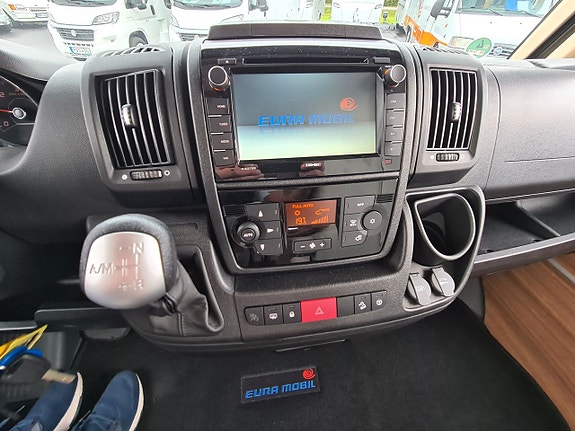 Eura Mobil Integra I890 QB  Aldevärme / Dragkrok 26 of 28