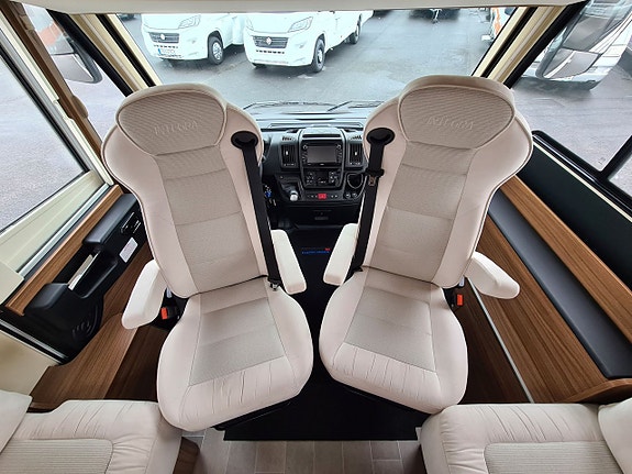 Eura Mobil Integra I890 QB  Aldevärme / Dragkrok 10 of 28