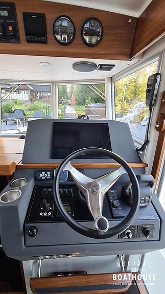 Sargo 31 Explorer | Volvo Penta D6-400A-G, DPI-A 12 of 20