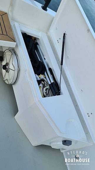 Sargo 31 Explorer | Volvo Penta D6-400A-G, DPI-A 17 of 20
