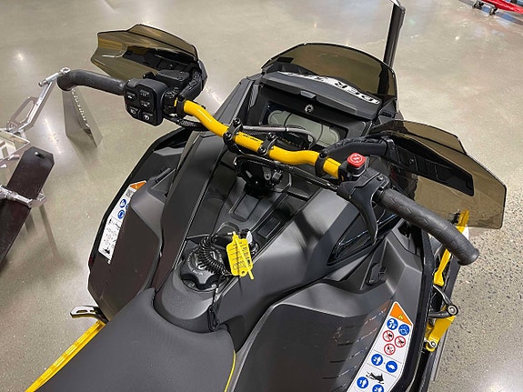 Ski-Doo MXZ X-RS 850 E-TEC 137" KAMPANJ 3 of 4