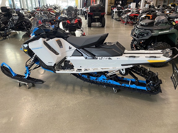 Ski-Doo Backcountry STD 600 E-TEC 4 of 5