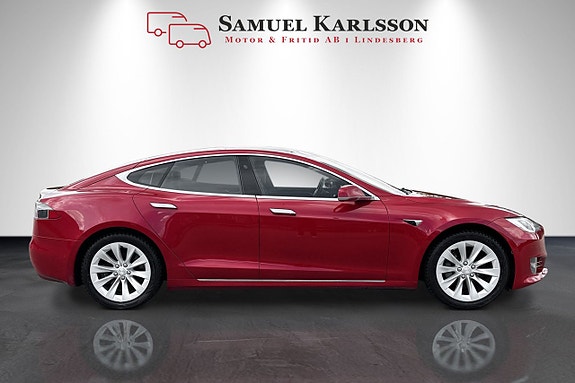 Tesla Model S 2 of 17