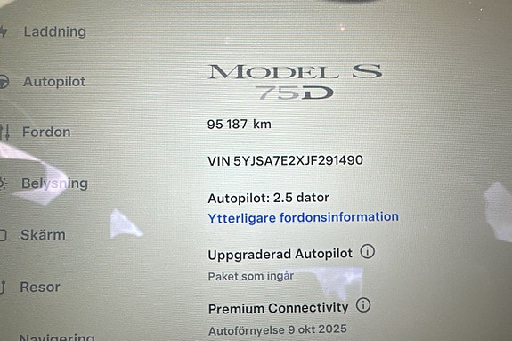 Tesla Model S 16 of 17