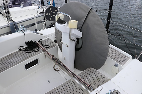 Hanse 320 2 of 5