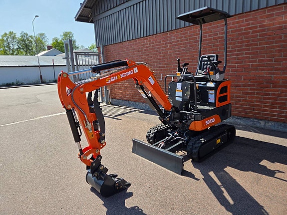 Minigrävare Shanding SD13D med joysticks & redskap. I lager!