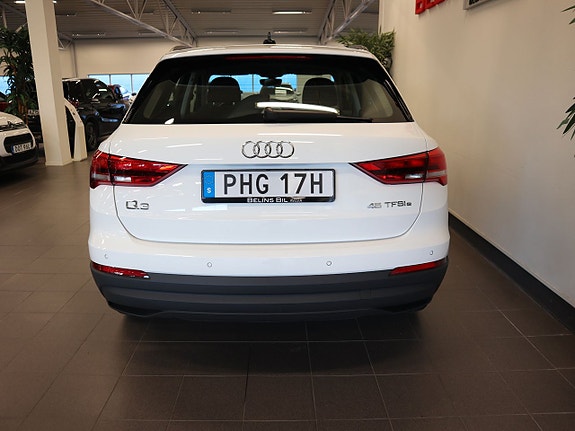 Audi Q3 4 of 5