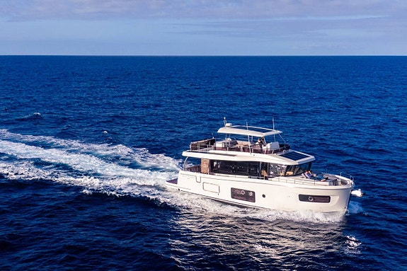BENETEAU Swift Trawler 2 of 5