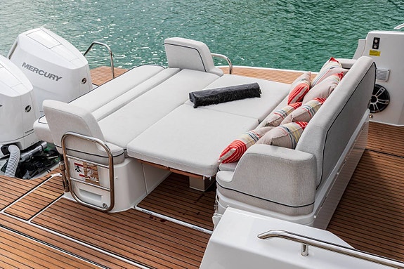 BENETEAU Gran Turismo 9 of 12