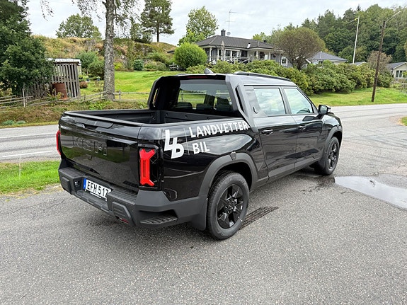KGM Musso EV 4 of 5