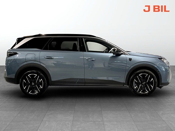 Peugeot 5008 2 of 5