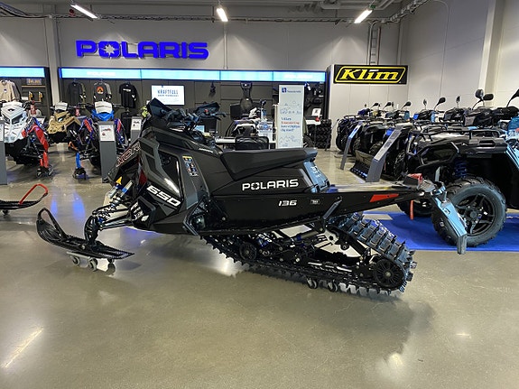 Polaris 650 INDY XCR 136 MOMS 3 of 4