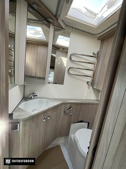 Kabe Royal 600 CXL KS 19 of 20